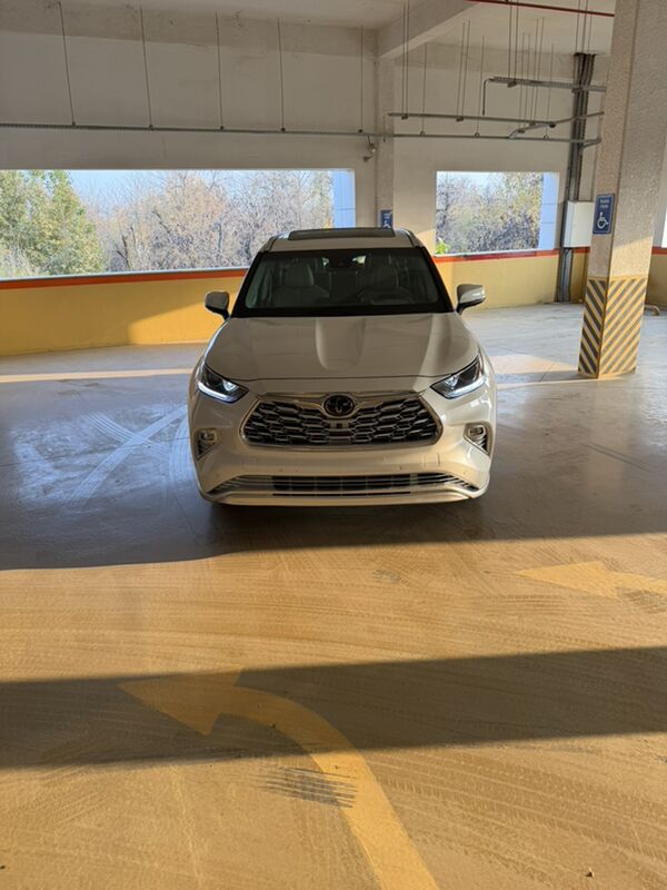 Toyota Highlander 2022 - 728 900 TMT - Ашхабад - img 1