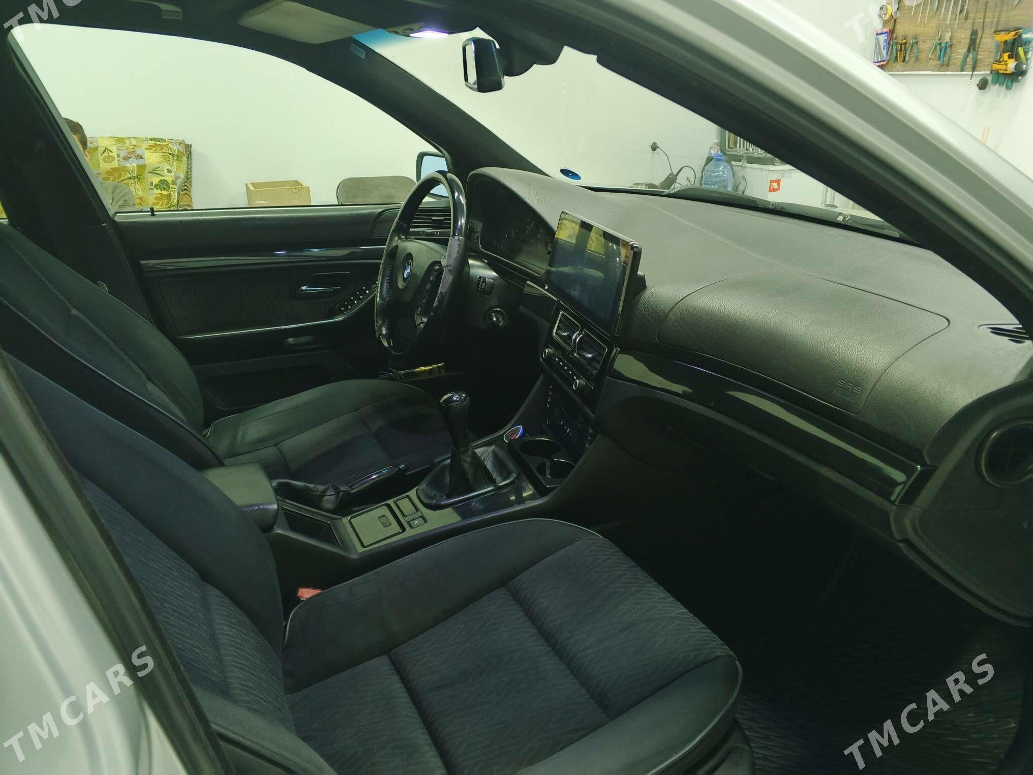 BMW E39 2002 - 125 000 TMT - Балканабат - img 7