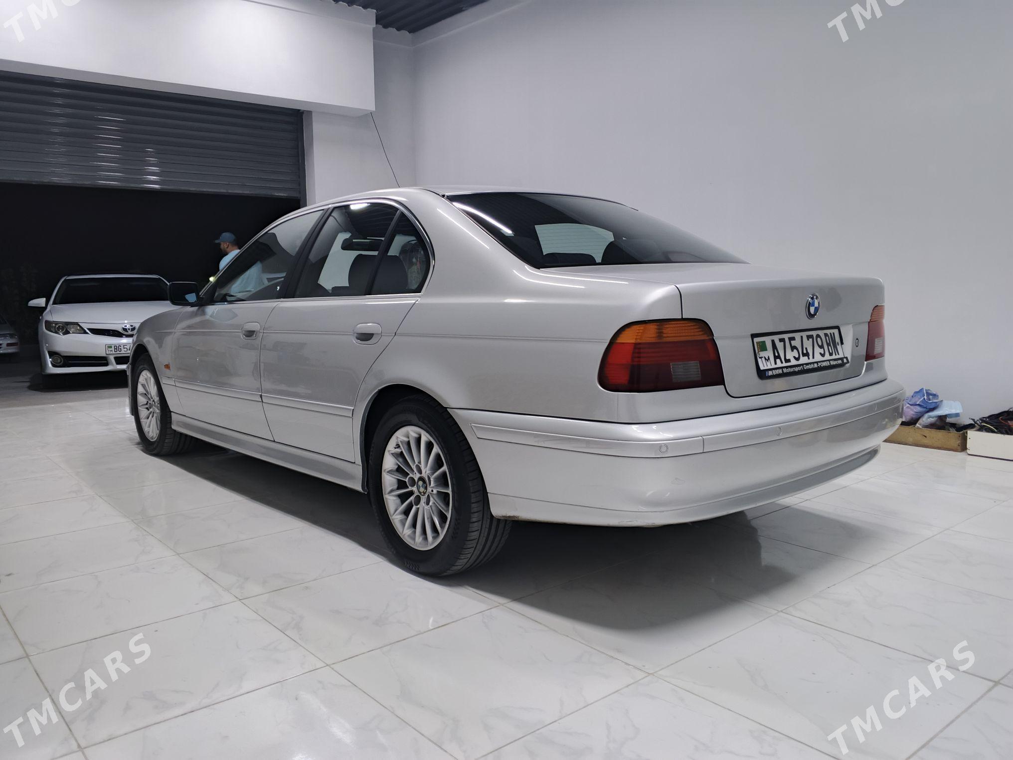 BMW E39 2002 - 125 000 TMT - Балканабат - img 6