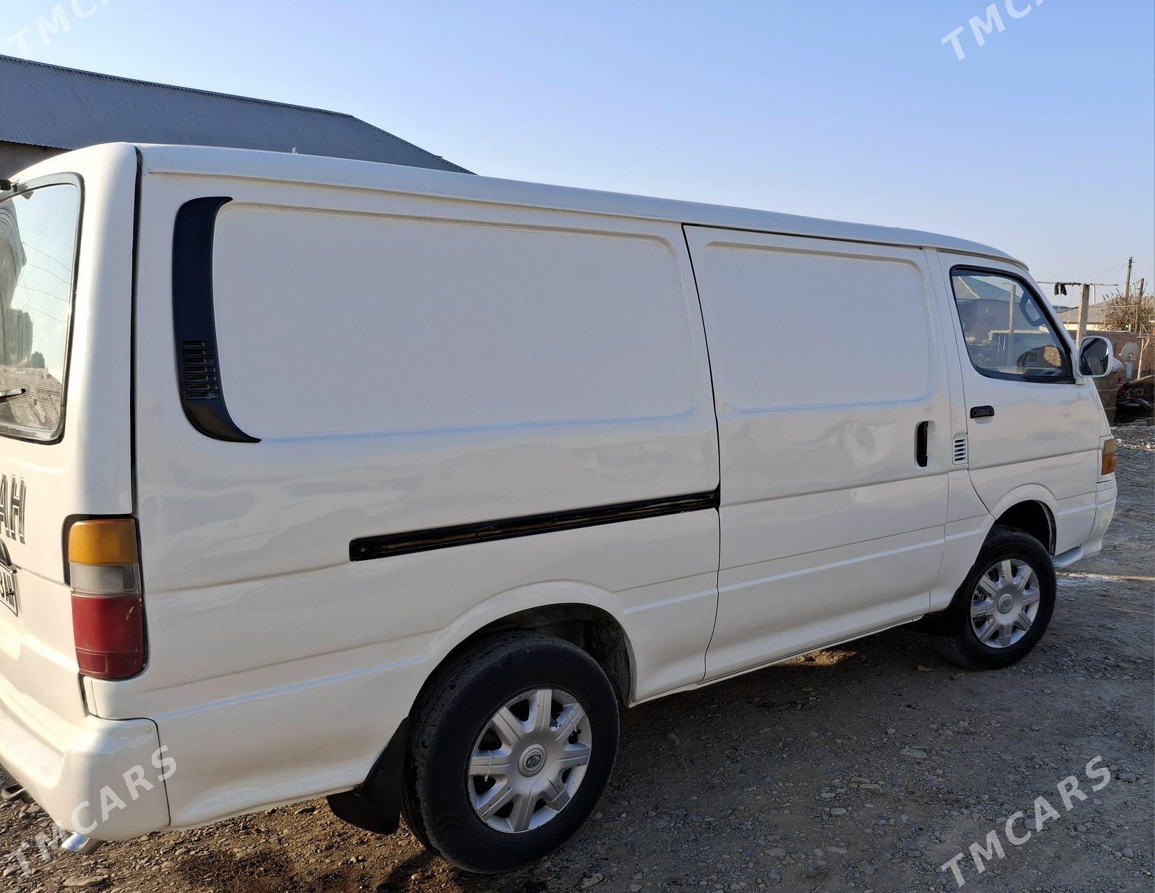 Toyota Hiace 2000 - 120 000 TMT - Теджен - img 2