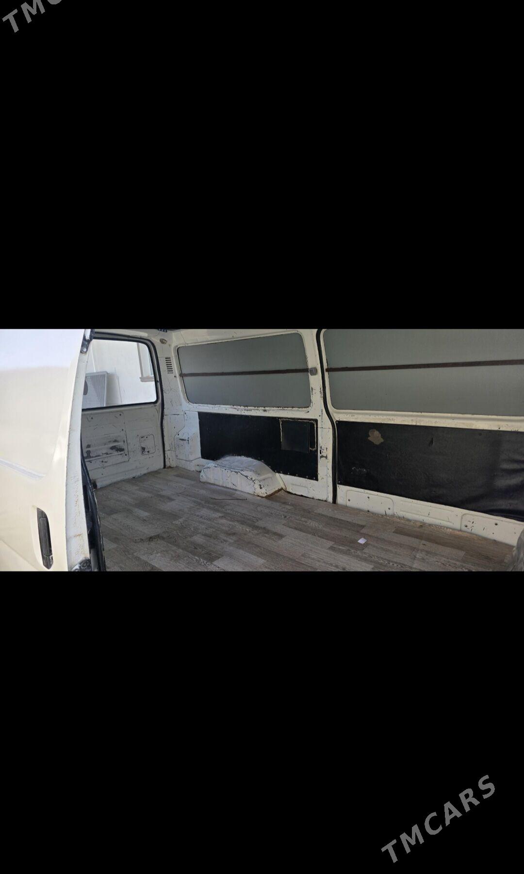 Toyota Hiace 2000 - 120 000 TMT - Теджен - img 4