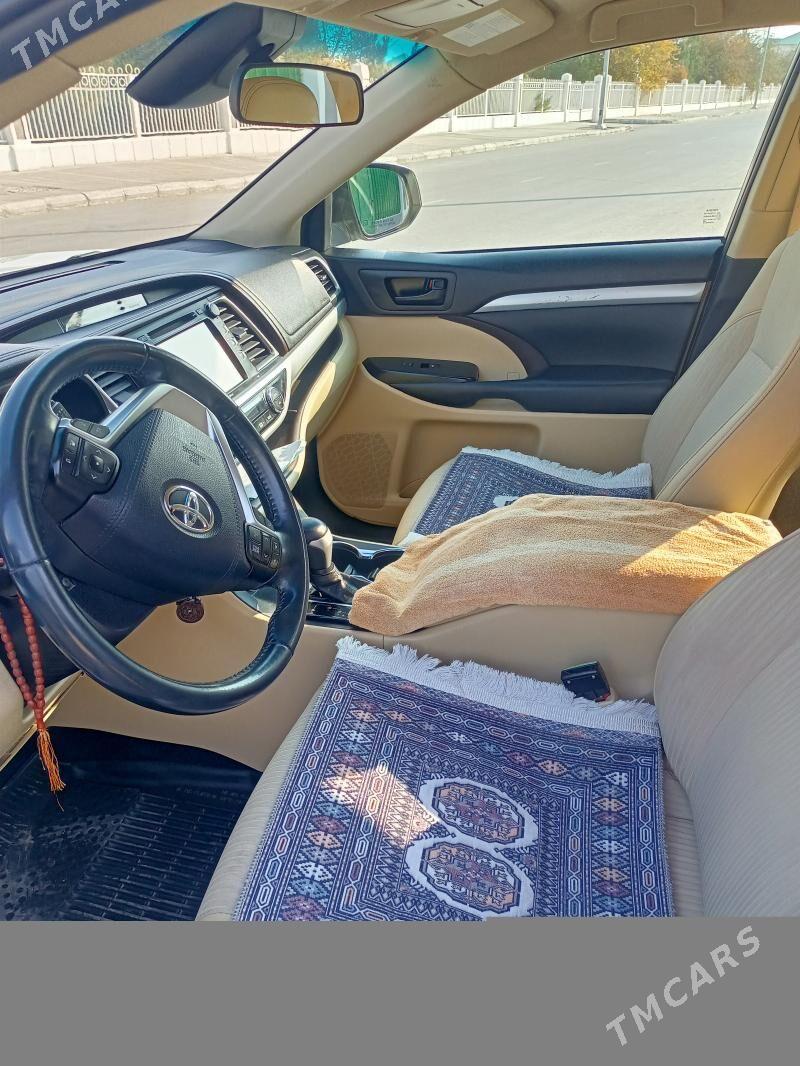 Toyota Highlander 2019 - 445 000 TMT - Тязе заман - img 3