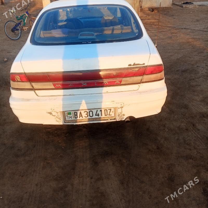 Nissan Maxima 1996 - 28 000 TMT - Болдумсаз - img 4