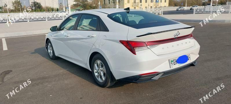 Hyundai Elantra 2022 - 245 000 TMT - Büzmeýin - img 4