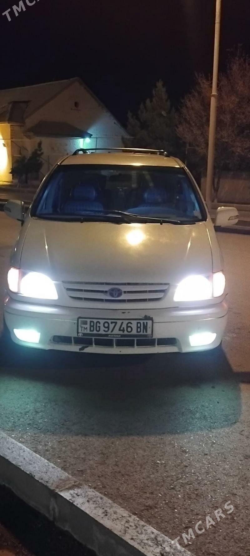 Toyota Sienna 2002 - 140 000 TMT - Türkmenbaşy - img 3