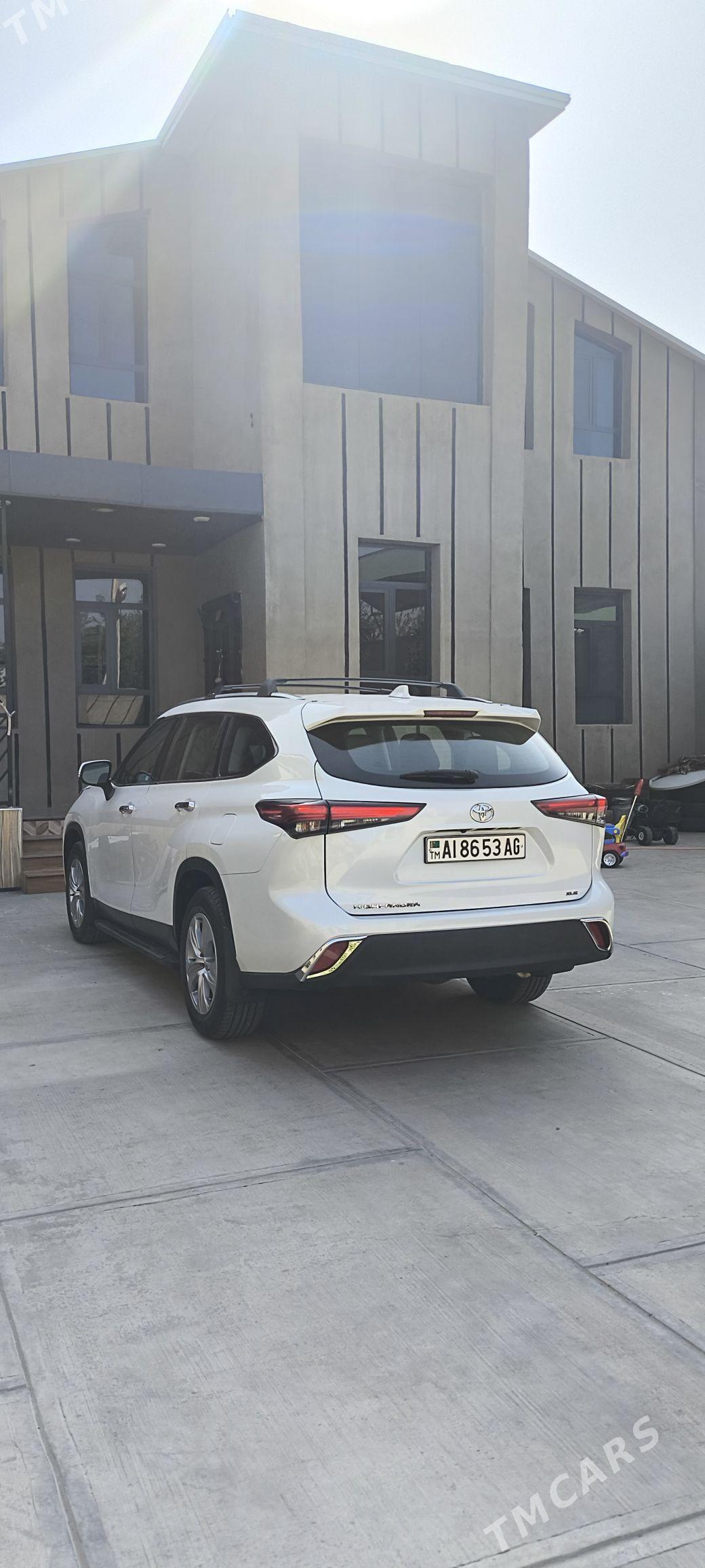 Toyota Highlander 2022 - 530 000 TMT - Aşgabat - img 5