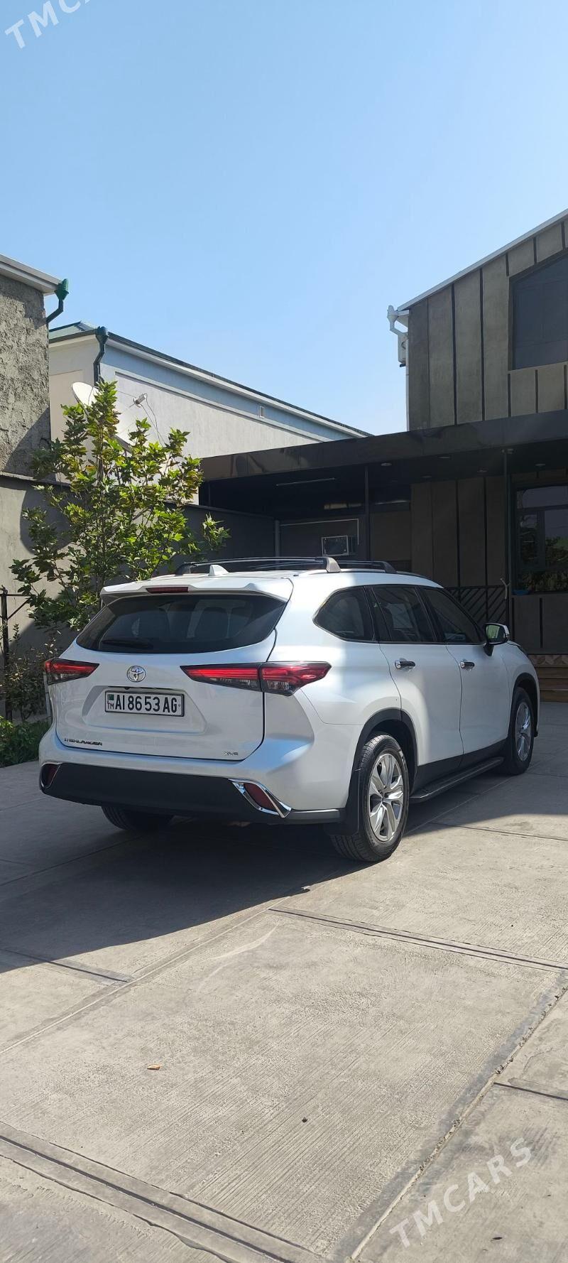 Toyota Highlander 2022 - 530 000 TMT - Aşgabat - img 4