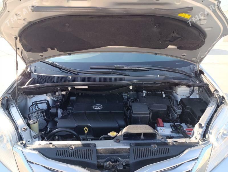 Toyota Sienna 2016 - 350 000 TMT - Aşgabat - img 6