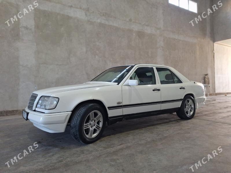 Mercedes-Benz 300E 1992 - 35 000 TMT - Çärjew - img 2