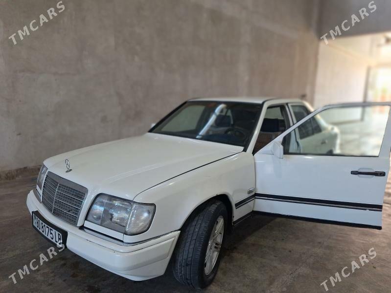 Mercedes-Benz 300E 1992 - 35 000 TMT - Çärjew - img 6