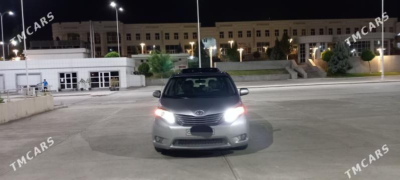 Toyota Sienna 2016 - 350 000 TMT - Aşgabat - img 9