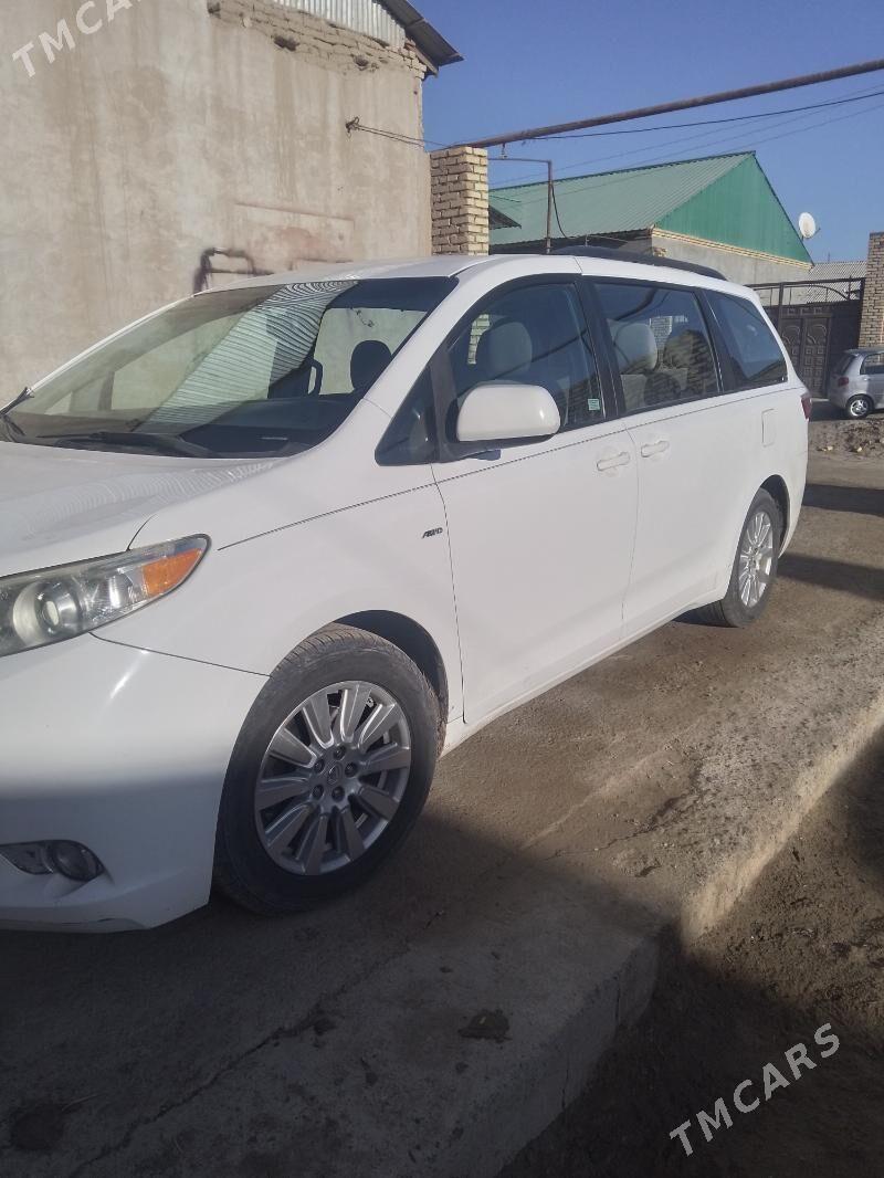 Toyota Sienna 2017 - 420 000 TMT - Daşoguz - img 2