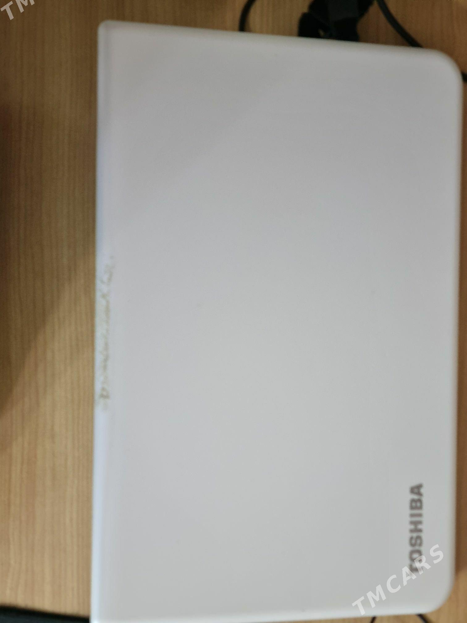 Toshiba Satellite L50-A-M2W - Parahat 2 - img 5