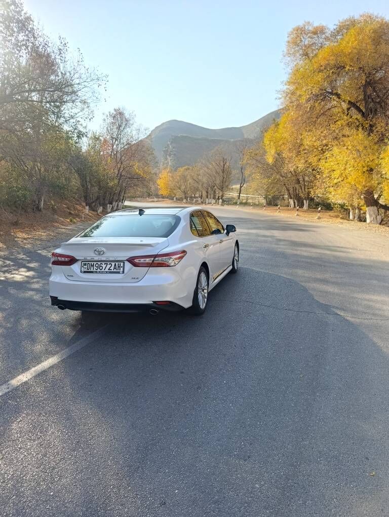 Toyota Camry 2018 - 390 000 TMT - Бузмеин ГРЭС - img 4