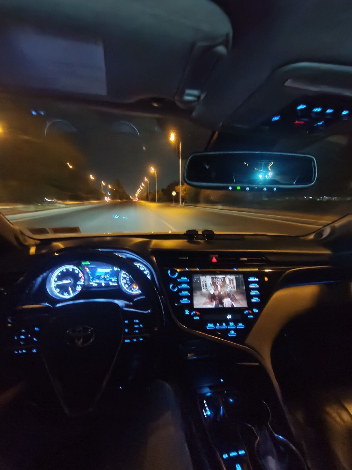 Toyota Camry 2018 - 390 000 TMT - Бузмеин ГРЭС - img 8