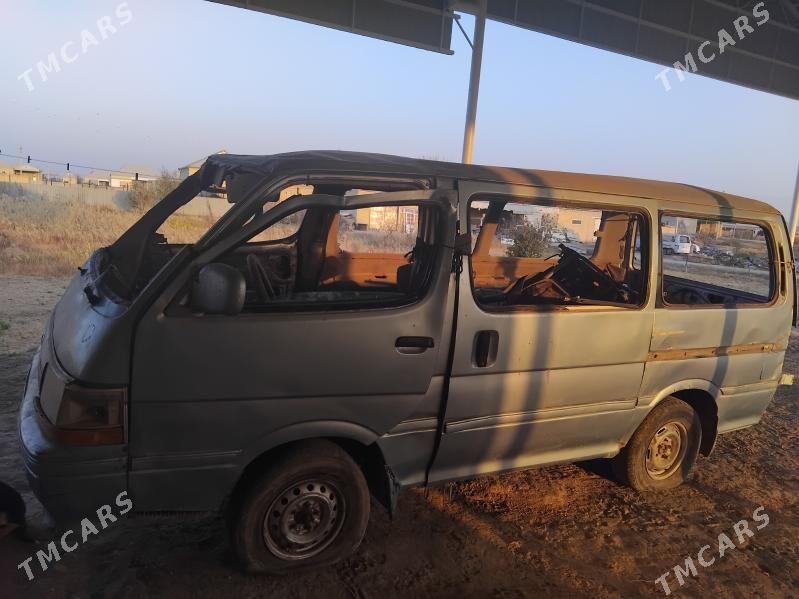 Toyota Hiace 1994 - 9 000 TMT - Мары - img 2