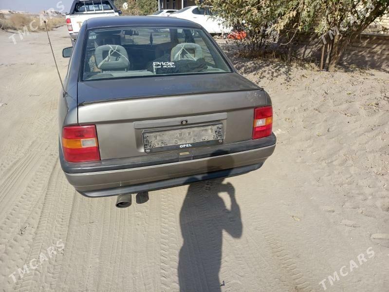 Opel Vectra 1990 - 32 000 TMT - Койтендаг - img 7