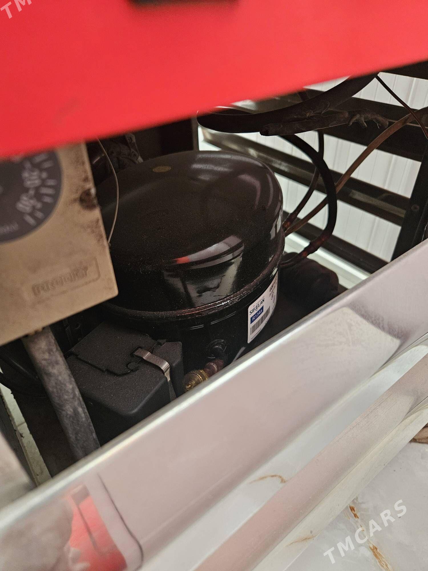 Vitrina sowadyjy - Büzmeýin - img 10