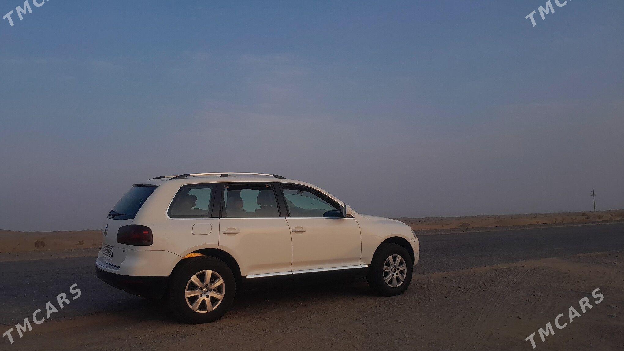 Volkswagen Touareg 2004 - 125 000 TMT - Ruhubelent etraby - img 4