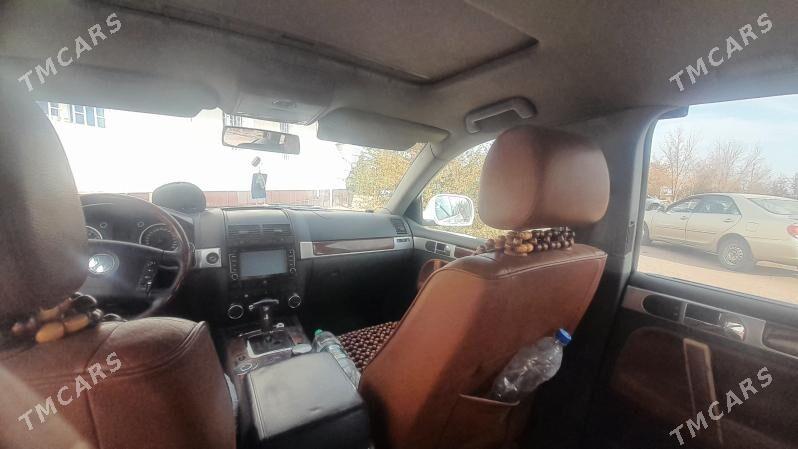Volkswagen Touareg 2004 - 125 000 TMT - Ruhubelent etraby - img 3