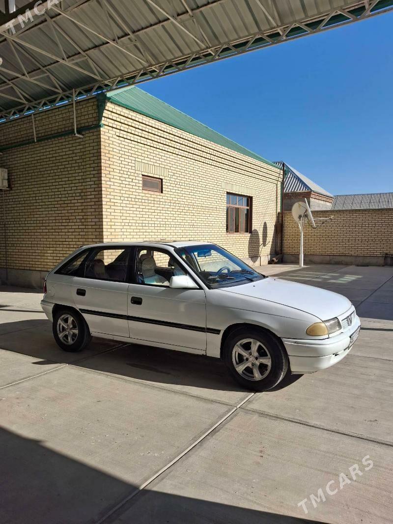 Opel Astra 1992 - 32 000 TMT - Бахарден - img 3