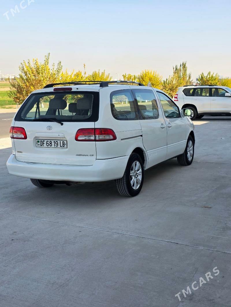 Toyota Sienna 2003 - 200 000 TMT - Фарап - img 4