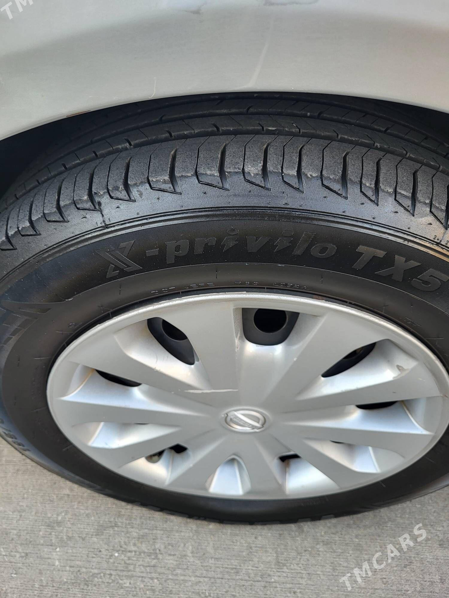 Nissan Versa 2012 - 110 000 TMT - Балканабат - img 8