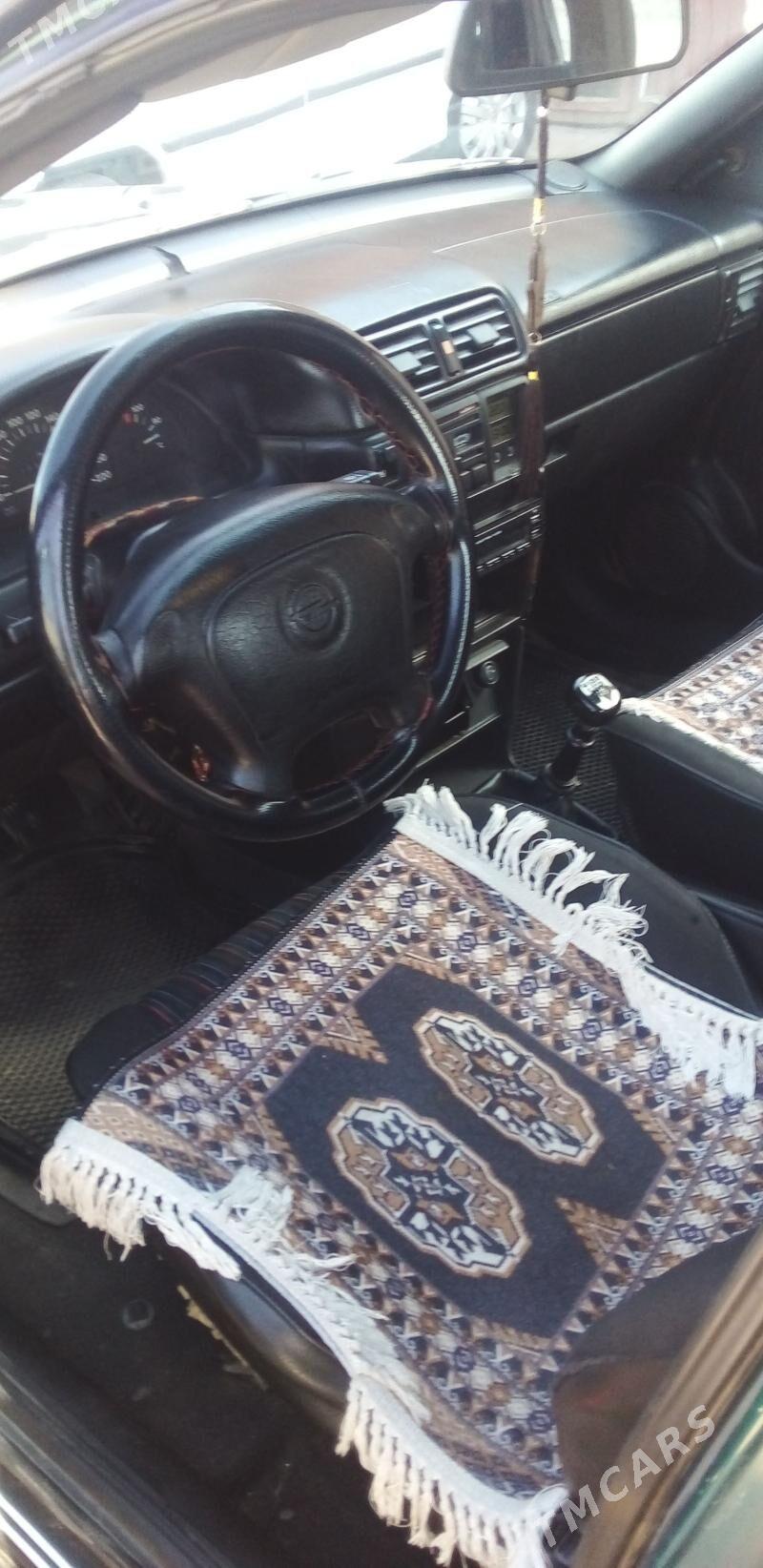 Opel Vectra 1994 - 54 000 TMT - Чарджоу - img 4