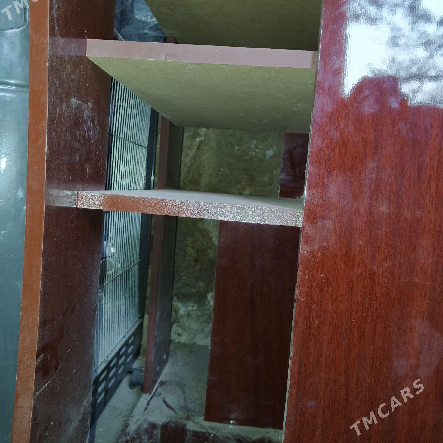 STOL PODSTAWKA PARTA - Türkmenbaşy - img 3