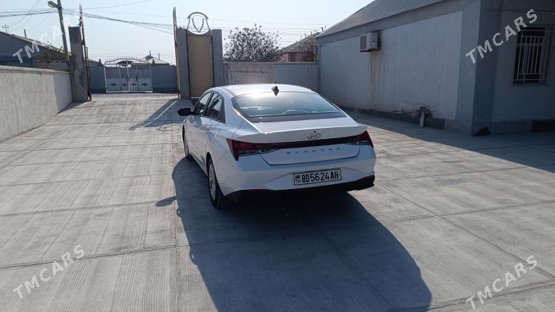 Hyundai Elantra 2022 - 250 000 TMT - Änew - img 5