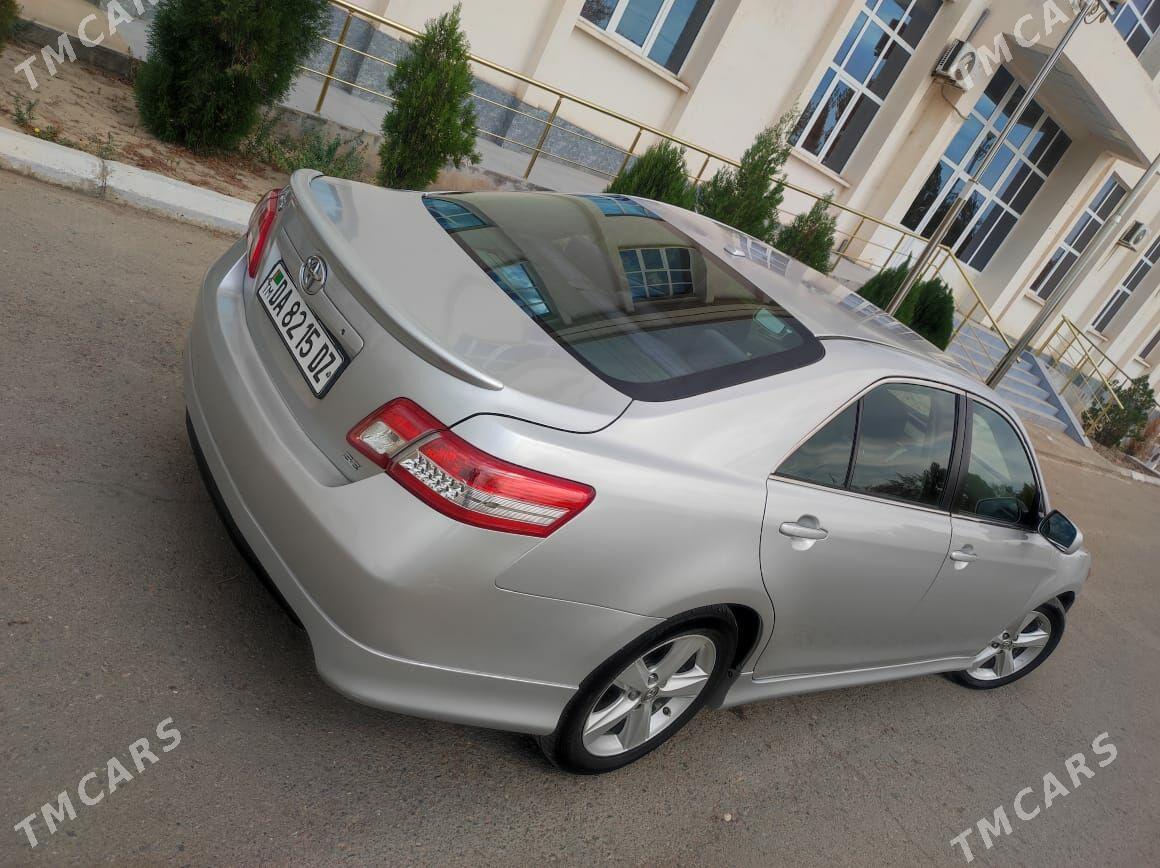 Toyota Camry 2011 - 240 000 TMT - Губадаг - img 4