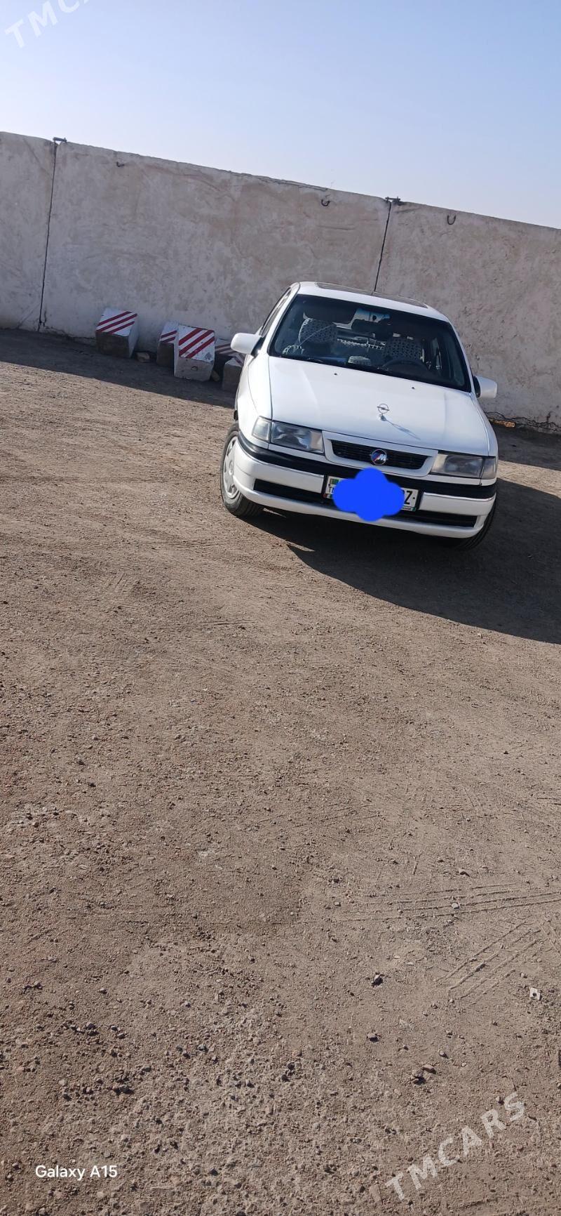 Opel Vectra 1990 - 40 000 TMT - Gubadag - img 2