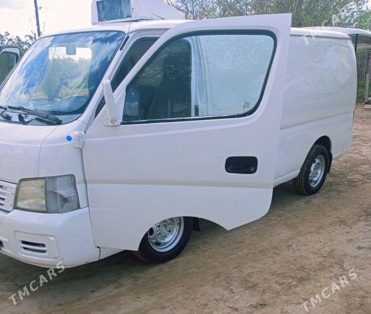 Nissan Urvan 2005 - 140 000 TMT - Векильбазар - img 5