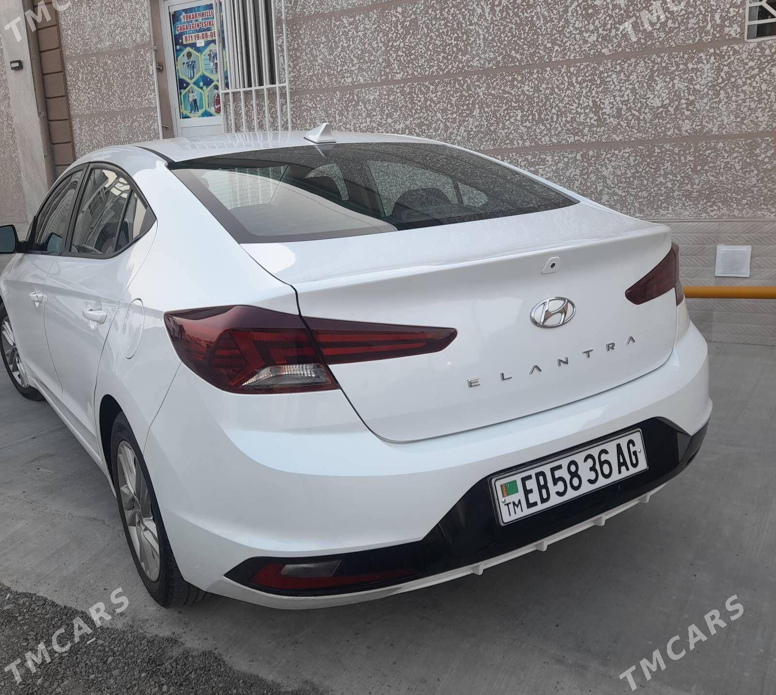 Hyundai Elantra 2020 - 215 000 TMT - Херрикгала - img 4