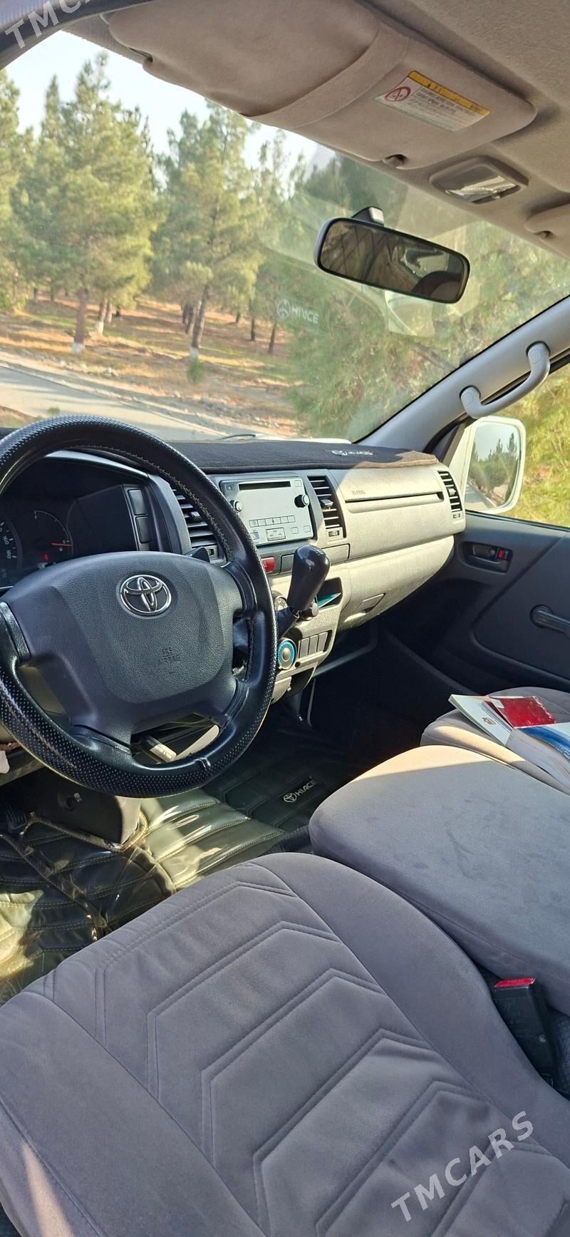 Toyota Hiace 2017 - 370 000 TMT - Бахарден - img 6