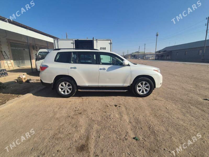 Toyota Highlander 2011 - 320 000 TMT - Köneürgenç - img 3
