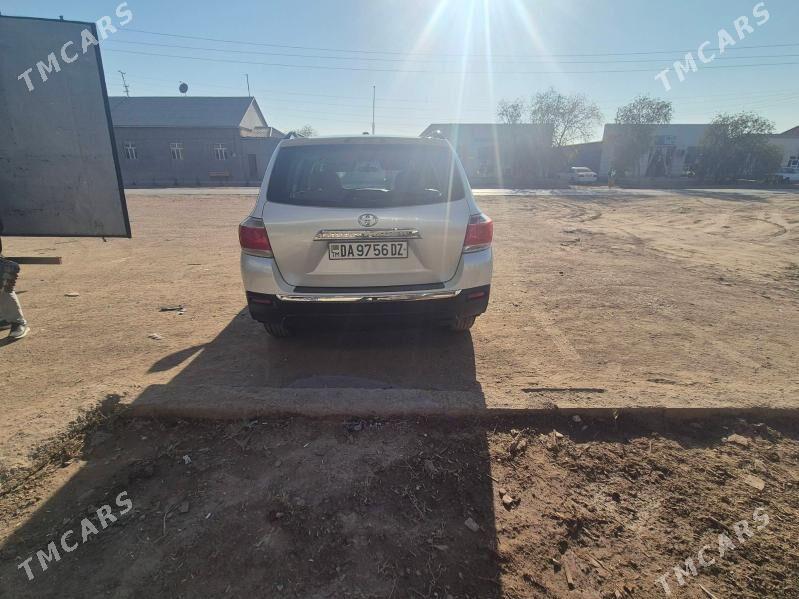 Toyota Highlander 2011 - 320 000 TMT - Köneürgenç - img 2