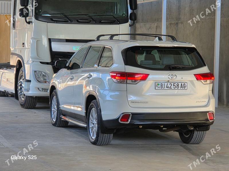 Toyota Highlander 2019 - 430 000 TMT - Гызыларбат - img 3