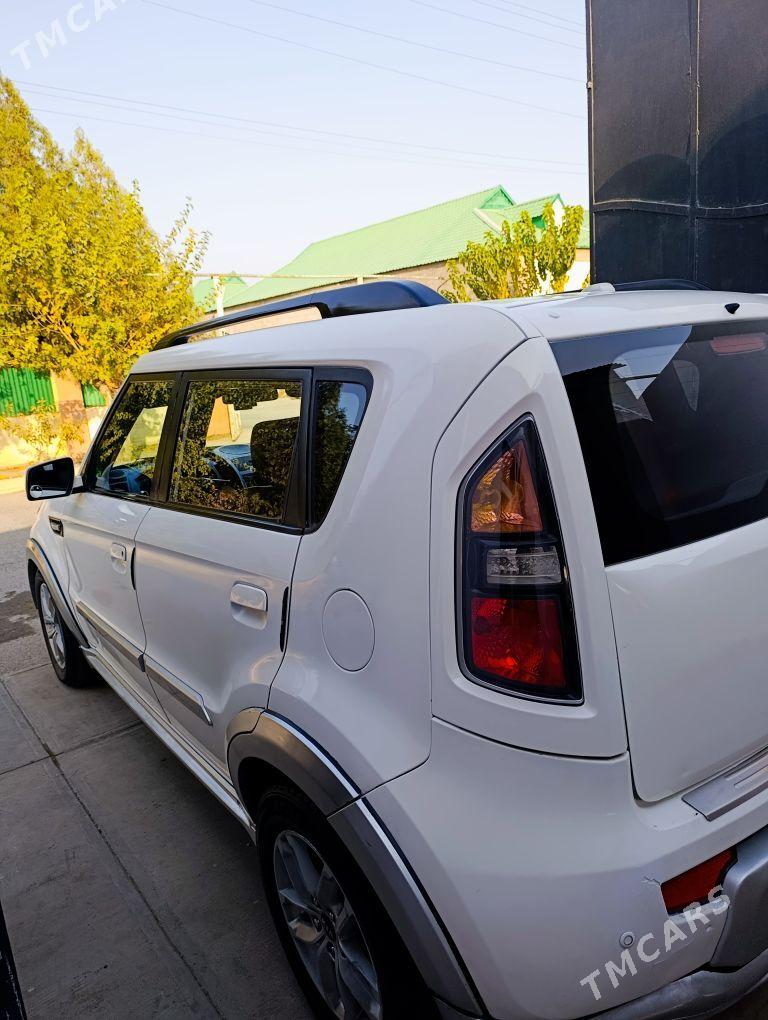 Kia Soul 2011 - 135 000 TMT - Гёкдже - img 4