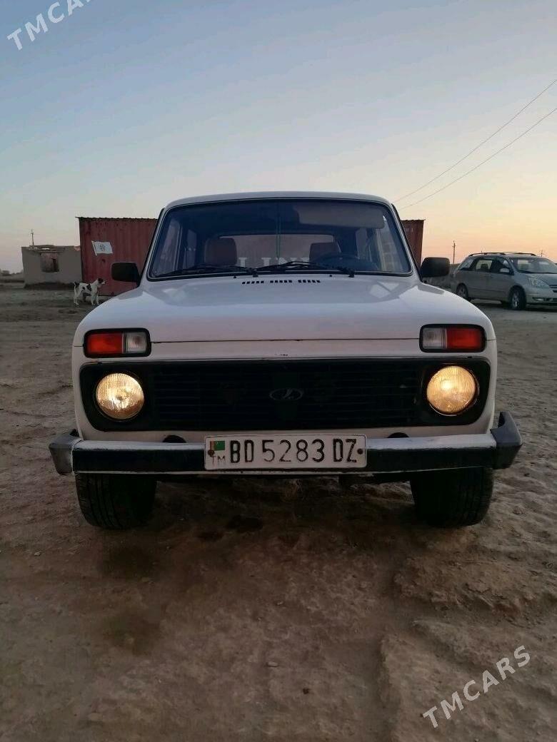 Lada Niva 2010 - 70 000 TMT - етр. Туркменбаши - img 2