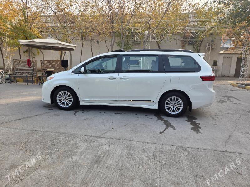 Toyota Sienna 2018 - 450 000 TMT - Änew - img 2