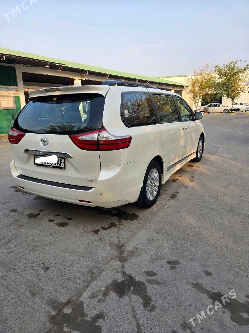 Toyota Sienna 2018 - 450 000 TMT - Änew - img 4