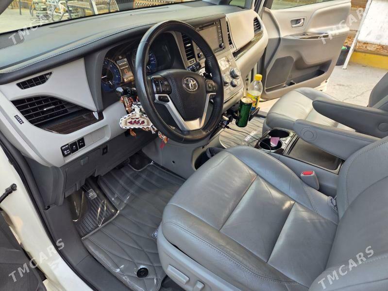Toyota Sienna 2018 - 450 000 TMT - Änew - img 6