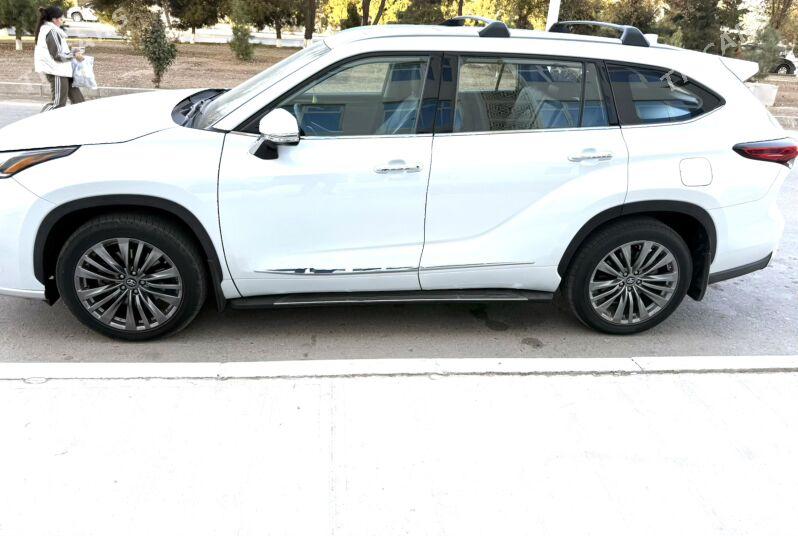 Toyota Highlander 2021 - 588 000 TMT - Туркменабат - img 1