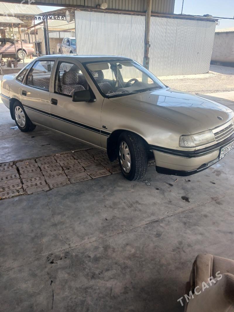Opel Vectra 1989 - 32 000 TMT - Murgap - img 1