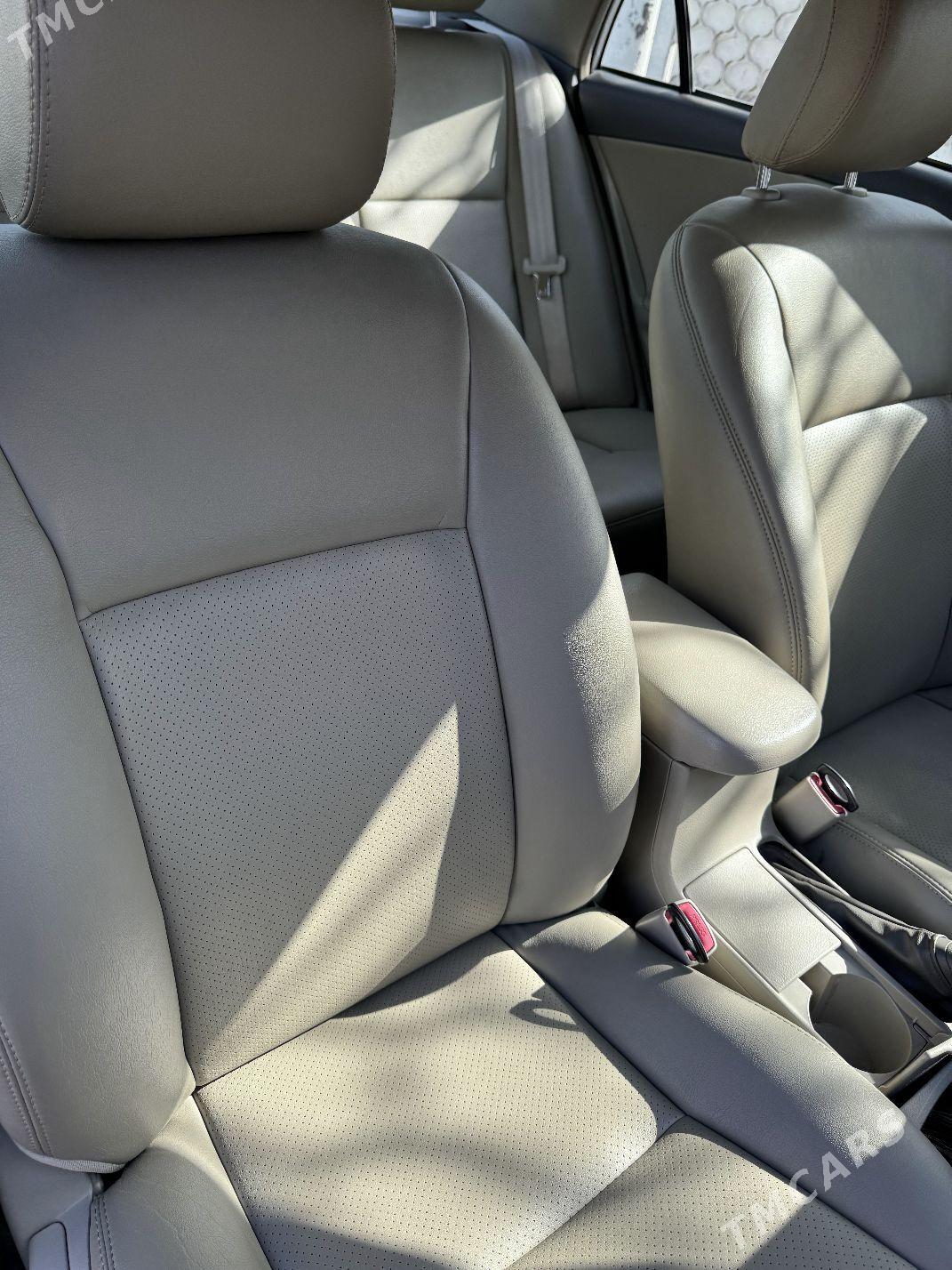 Toyota Corolla 2010 - 190 000 TMT - Туркменабат - img 4