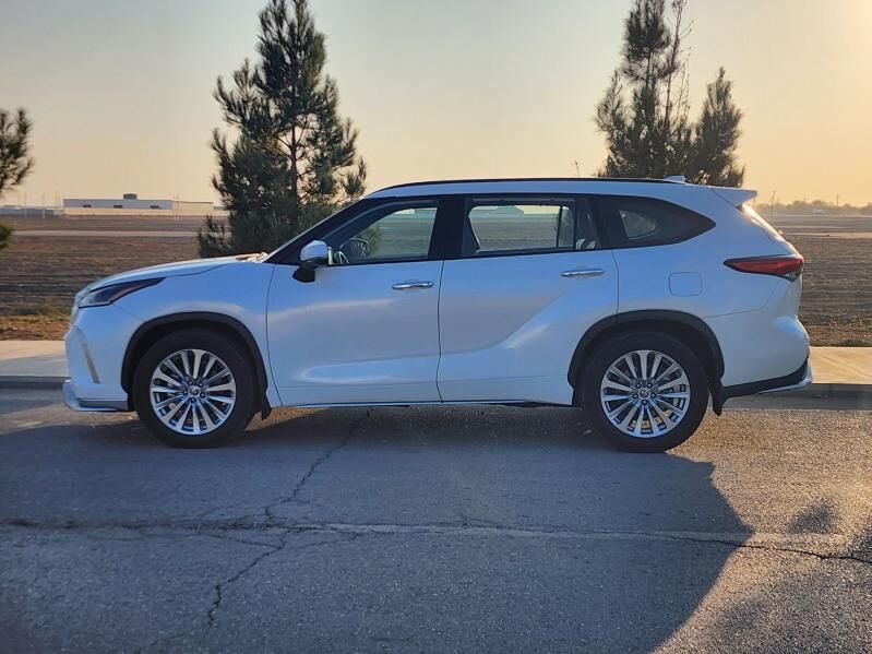 Toyota Highlander 2022 - 540 000 TMT - Tejen - img 8