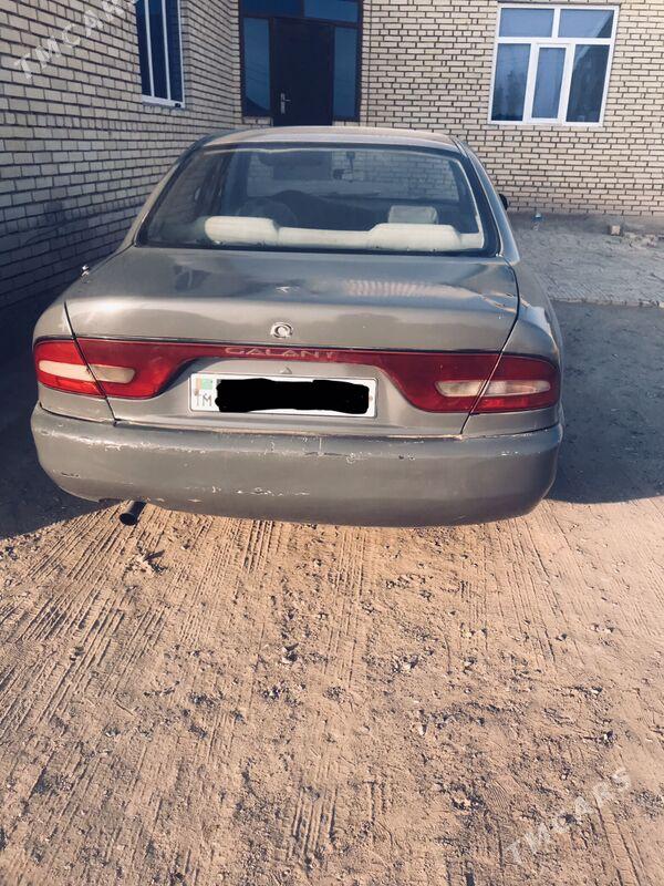 Mitsubishi Galant 1993 - 30 000 TMT - Мары - img 1