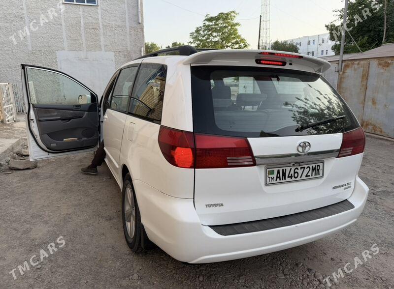 Toyota Sienna 2004 - 280 000 TMT - Мары - img 1
