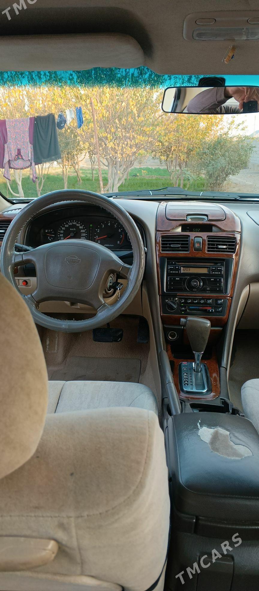 Nissan Maxima 2001 - 70 000 TMT - Бахарден - img 4